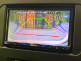 【バックカメラ】駐車時に後方がリアルタイム映像で確認できます。大型商業施設や立体駐車場での駐車時や、夜間のバック時に大活躍!運転スキルに関わらず、今や必須となった装備のひとつです!