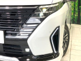 【LEDヘッドライト】悪天候や夜間走行時も良好な視界を確保し安心して運転できる高輝度LEDヘッドライトを装備!点灯速度が早く、消費電力も抑えられています。
