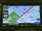 分かりやすい地図表示で、目的地へのナビゲーションをスムーズに行えます。運転に集中できる環境をサポートします。