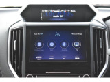 Apple CarPlayに対応しスマートフォンにインストールされているアプリを大画面に表示して使用できます。