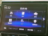見やすい地図表示で、初めての場所でも安心です。周辺情報も充実しており、目的地までの最適なルートを検索できます。ドライブの計画も手軽に。