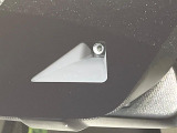 【エマージェンシーブレーキ】走行中に前方の車両等を認識し、衝突しそうな時は警報とブレーキで衝突回避と被害軽減をアシスト。より安全にドライブをお楽しみいただけます。