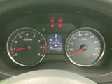 視認性の高いメーター類で、運転状況を的確に把握。運転に集中できる、シンプルで洗練されたデザインが魅力です。