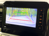 【バックカメラ】駐車時に後方がリアルタイム映像で確認できます。大型商業施設や立体駐車場での駐車時や、夜間のバック時に大活躍!運転スキルに関わらず、今や必須となった装備のひとつです!