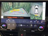 【パノラミックビューモニター】専用のカメラにより、上から見下ろしたような視点で360度クルマの周囲を確認することができます☆死角部分も確認しやすく、狭い場所での切り返しや駐車もスムーズに行えます。