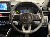 アクセルペダルを踏まなくても、一定の車速で走行できるアダプティブクルーズコントロール装備