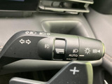 操作しやすい位置に配置されたウインカーレバー。スムーズな操作で安全な車線変更をサポートします。