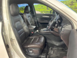 運転席シート廻りは使用感も少なく、良好な状態となっています。丁寧に使われていたことがよくわかりますね。