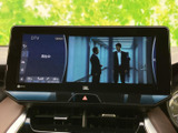 停車中にテレビや動画を楽しめる機能が備わっています。待ち時間や休憩時間に、エンターテイメントを満喫できます。