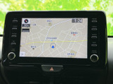 見やすい地図表示で、ナビゲーションをスムーズに操作できます。周辺情報も充実しており、目的地までの道順をしっかりサポートしてくれます。