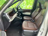 3列目シートも広々としており、大人でもゆったりと座れます。多人数乗車時でも快適な空間を確保。様々なシーンで活躍します。