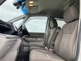 運転に必要な情報を視認しやすい位置に配置。快適な運転環境をサポートします。