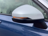オシャレさと視認性を兼ね備えたLEDミラーウインカー♪