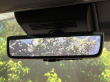 【デジタルインナーミラー】後席の大きな荷物や同乗者で後方が確認しづらい時でも安心!カメラが撮影した車両後方の映像をルームミラー内に表示。クリアな視界で状況の確認が可能です!