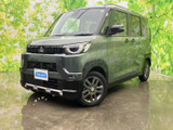精悍なフロントマスクが視線を惹きつけます。力強い印象を与えるデザインで、街乗りからアウトドアまで活躍しそうですね。