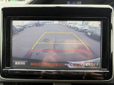【バックモニター】後ろのカメラの映像がモニターに映し出されるので、後方の見えない死角や、障害物との距離感などもしっかり安全確認することができます!