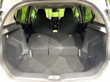 普段のお買い物や通勤、送迎等に十分な荷室スペースを確保しております。セカンドシートを倒すと、大きな荷物の積載も可能です♪