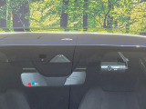 【スマートブレーキサポート】走行中に前方の車両等を認識し、衝突しそうな時は警報とブレーキで衝突回避と被害軽減をアシスト。より安全にドライブをお楽しみいただけます。