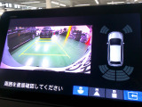 バックカメラの画像です。ガイドラインがスムースな車庫入れをサポートいたします。車庫入れの安心感がアップしますね。