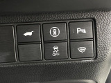 【パワーバックドア】スマートキーや運転席のボタンを押すだけでリアゲートが自動で開閉します!荷物を持っている時や、高い位置にあるバックドアを閉める際に便利な機能です♪