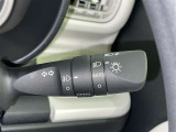 【オートライト】車外の明るさに応じて自動的にライトの点灯・消灯をしてくれます