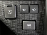アクセサリーソケット、シートヒーター、USB接続端子付