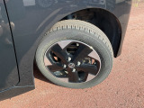 155/65R14タイヤ+専用アルミホイールです。スタッドレスタイヤや各種オプションのご注文も承っております(^^)!