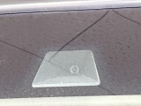 【ホンダセンシング】走行中に前方の車両等を認識し、衝突しそうな時は警報とブレーキで衝突回避と被害軽減をアシスト。より安全にドライブをお楽しみいただけます。