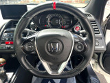 スポーツデザインのステアリングは、運転される方のことも考え、運転しやすい形状、大きさです。是非一度、実際に触ってお確かめください。