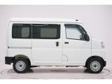 県内13店舗にて常時500台以上ダイハツ車を展示中です。見て、触って、納得のいく一台をぜひ見つけてください。