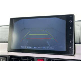 バックモニター付なので後退時に後方が見えるので安心。 車は構造上、死角がたくさんなので万が一を考えると必須ですね。 あくまで補助の為の装備、バックは目視で確認する事が重要ですよ。