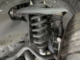 お車を安心してお乗りいただく為には、足回りの定期点検が欠かせません。サービスサポート(有償保証)では無料点検もご提供しており、安心のカーライフをお過ごしいただけるサポート体制が整っています。
