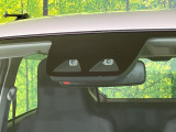 【スマートアシスト】走行中に前方の車両等を認識し、衝突しそうな時は警報とブレーキで衝突回避と被害軽減をアシスト。より安全にドライブをお楽しみいただけます。
