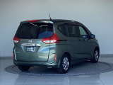 バックカメラが付いているのでバックでの車庫入れも安心です。