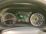 運転に必要な情報を一目で確認できる、視認性の高いメーターです。運転状況を把握しやすく、安全運転をサポートします。
