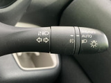 操作感に優れたウインカーレバーで、安全な車線変更をサポート。直感的に操作でき、運転に集中できます。確認しやすい視認性も魅力です。