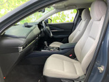 ドライバー視点からの眺めは良好。操作系の配置も見やすく、運転に集中できます。快適なドライビングをサポートします。