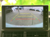 バックモニター付きで、狭い場所での駐車も安心。ガイドライン表示で、より正確な駐車操作をサポートします。