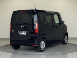 バックカメラが付いているのでバックでの車庫入れも安心です。