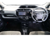 操作性に優れた運転席となります!小物入れや各ボタンの配置にこだわり、使いやすいです!座り心地もよく視認性も良好なのでロングドライブもお任せ下さい!