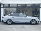 自動車保険も純正のクオリティを。BMWの正規ディーラーのみが取り扱い可能な、BMW専用自動車保険。専任のスタッフが皆様のカーライフを24時間365日サポート致します。