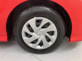 タイヤサイズは175/70R14になります。