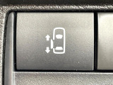 【パワースライドドア】スマートキーや運転席のスイッチでスライドドアの開閉が可能♪電動だから力を入れてドアを開ける必要が無く、小さいお子様でも、重い荷物を持っている時もラクに開け閉めできます♪