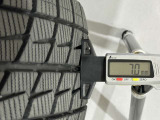 冬タイヤの残り溝は7.0mmです。スリップラインからは5.5mmとなっております。