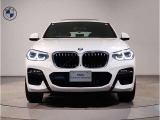 ☆BMWの代名詞とも言える【キドニーグリル】一目見ただけでBMW車であると認識できる確固たるアイコンとして存在感を放ちます☆