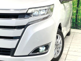 【LEDヘッドライト】悪天候や夜間走行時も良好な視界を確保し安心して運転できる高輝度LEDヘッドライトを装備!点灯速度が早く、消費電力も抑えられています。