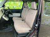 運転しやすい視界と、操作しやすい配置が魅力です。快適なドライビングポジションで、安全運転をサポートします。日常使いに最適です。