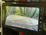 【バックカメラ】駐車時に後方がリアルタイム映像で確認できます。大型商業施設や立体駐車場での駐車時や、夜間のバック時に大活躍!運転スキルに関わらず、今や必須となった装備のひとつです!