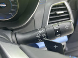 操作しやすい位置に配置されたウインカーレバーは、安全な車線変更をサポートします。スムーズな操作で、周囲への意思表示を確実に行えます。