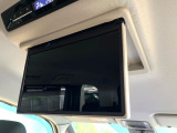 【12型フリップダウン】大画面モニターで後席でもエンタメをお楽しみいただけます。家族や友人とお出かけする機会が多い方に大人気です♪